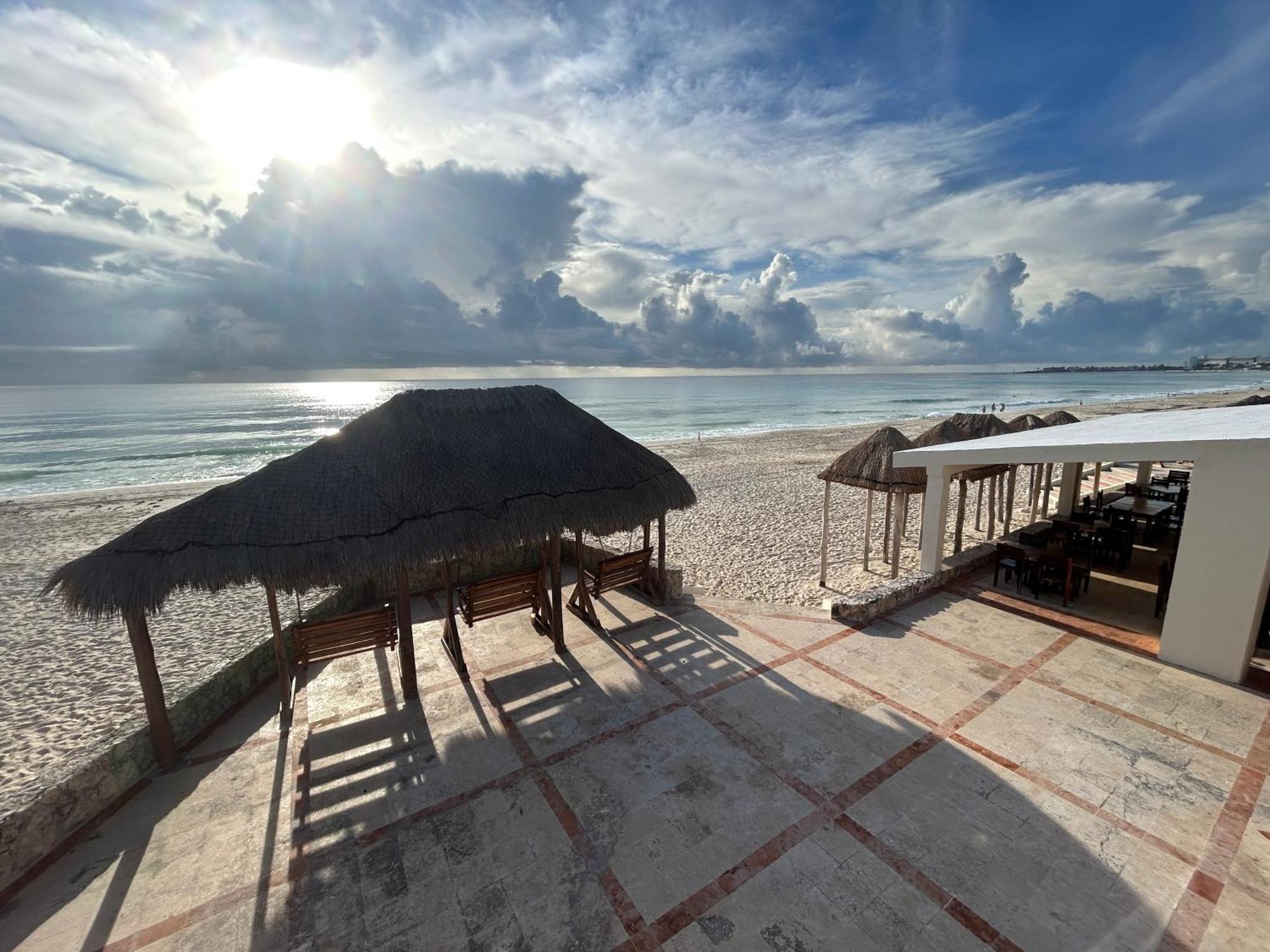 Solymar Beach Condos Cancún Esterno foto