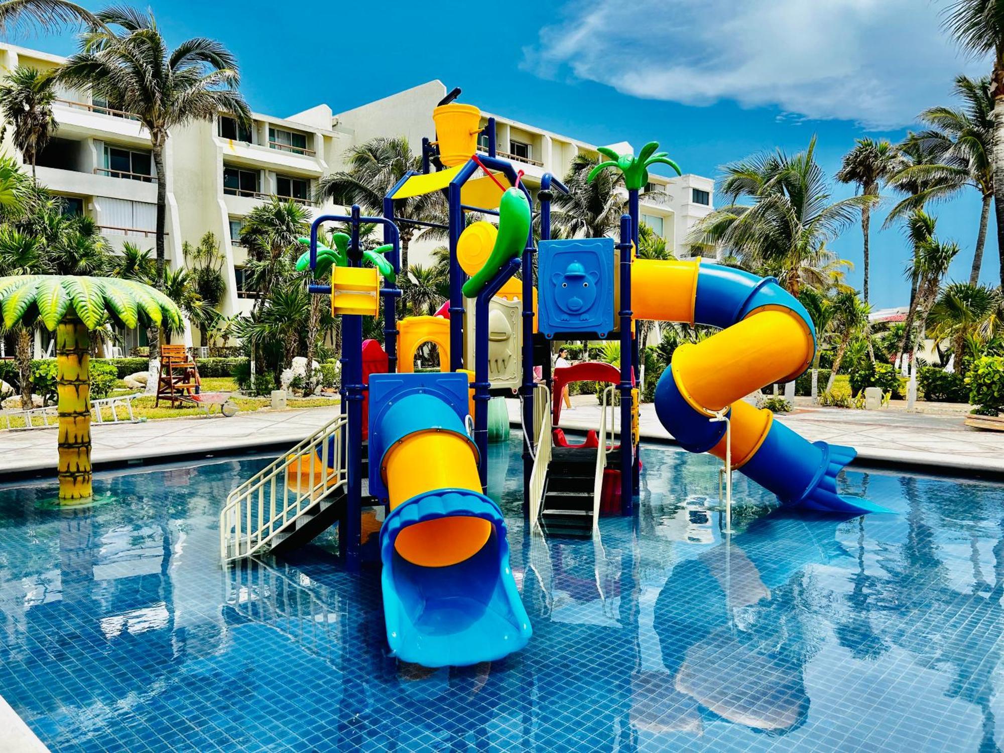 Solymar Beach Condos Cancún Esterno foto