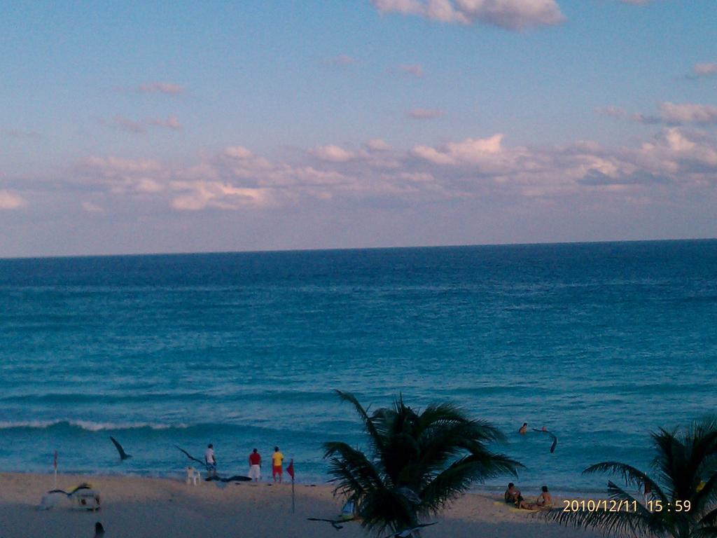 Solymar Beach Condos Cancún Esterno foto